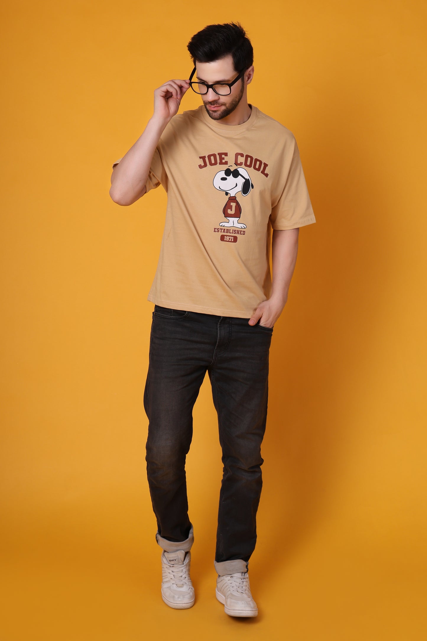 Men’s Beige Oversized Cotton T-Shirt – Snoopy “Joe Cool” Graphic Printed Tee